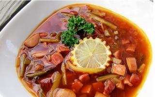 Как варить сборную суп-солянку: готовим русское блюдо С копчеными ребрышками