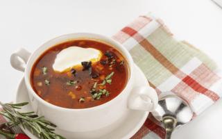 Kako narediti juho Solyanka doma - preprost recept