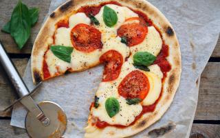 Pizza Margherita สูตรอิตาเลียนคลาสสิกที่บ้าน