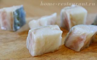 Ryba marynowana z marchewką i cebulą - przepis ze zdjęciem