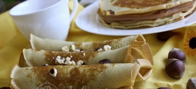 Recipe para sa manipis na pancake na may gatas